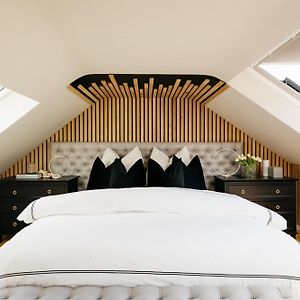 The Edgewater Suites - Riverside